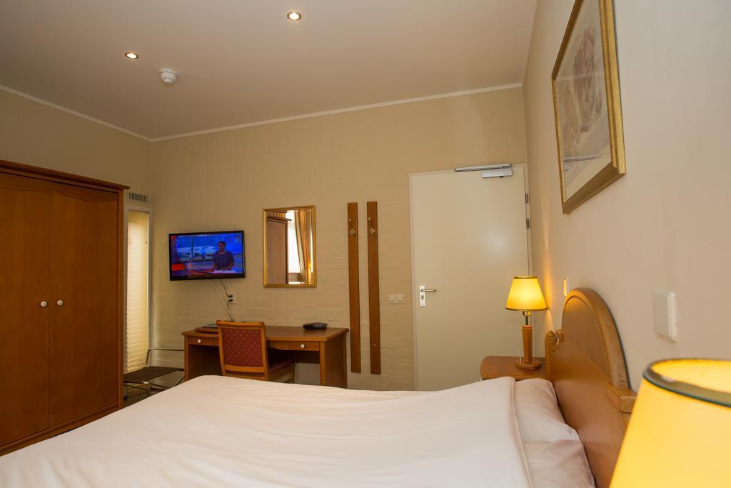 Landhotel De Hoofdige Boer Almen Exterior photo